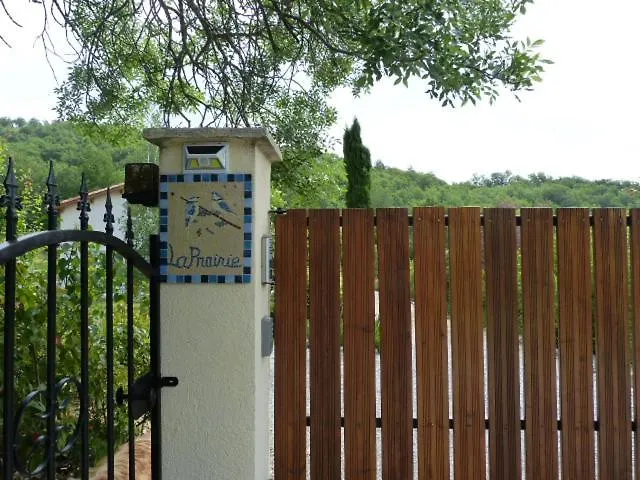 La Prairie Dom wakacyjny